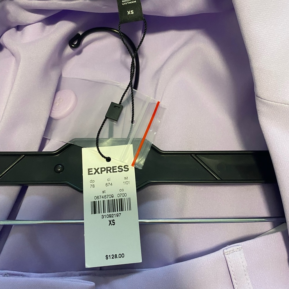Express Suits - Picture 7 of 9